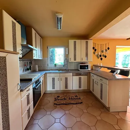 Privatunterkunft, Ganzes Fischerhäuschen In Garz Bei Kayser`s Holiday home *