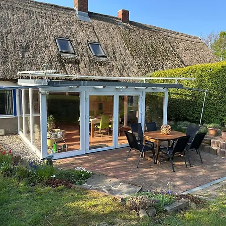 Privatunterkunft, Ganzes Fischerhaeuschen In Garz Bei Kayser's Vakantiehuis