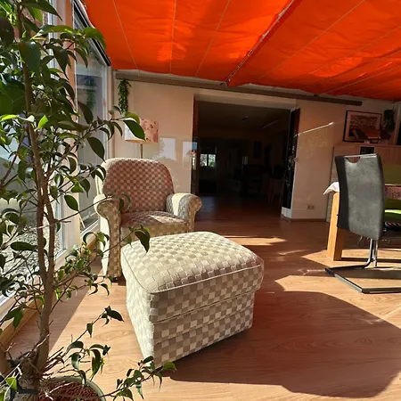 Privatunterkunft, Ganzes Fischerhäuschen In Garz Bei Kayser`s Holiday home *