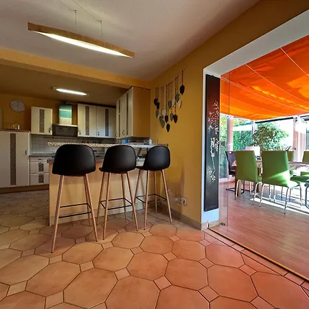 Privatunterkunft, Ganzes Fischerhaeuschen In Garz Bei Kayser's *